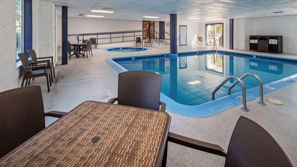 Charlevoix Inn & Suites Surestay Collection By Best Western Fasilitas foto