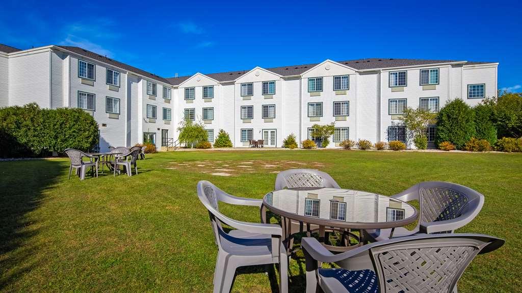 Charlevoix Inn & Suites Surestay Collection By Best Western Fasilitas foto