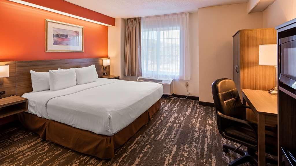 Charlevoix Inn & Suites Surestay Collection By Best Western Ruang foto